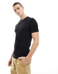 New Look muscle fit t-shirt in black