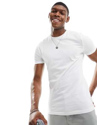 New Look muscle fit t-shirt in white