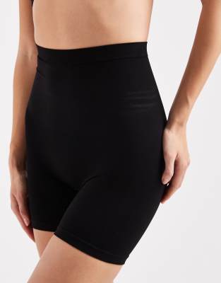 New Look - Nahtlose Shaping-Shorts in Schwarz