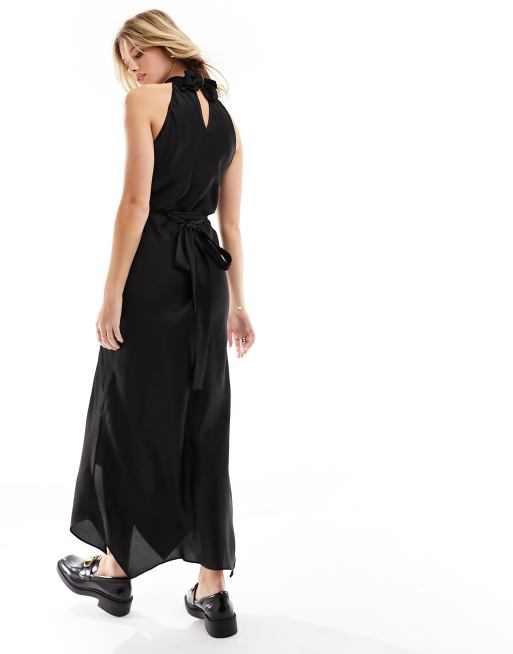 New Look – Neckholder-Maxikleid aus Satin in Schwarz mit asymmetrischem Saum, 4 von 4