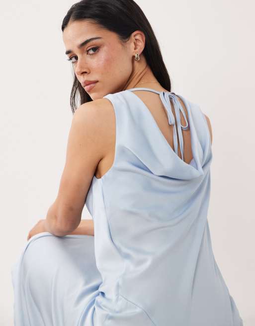 New Look – Niebieska satynowa sukienka midi z drapowanym dekoltem, 3 z 4