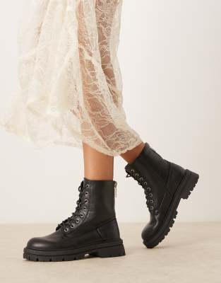 New Look - Niedrige Ankle-Boots zum Schnüren in Schwarz