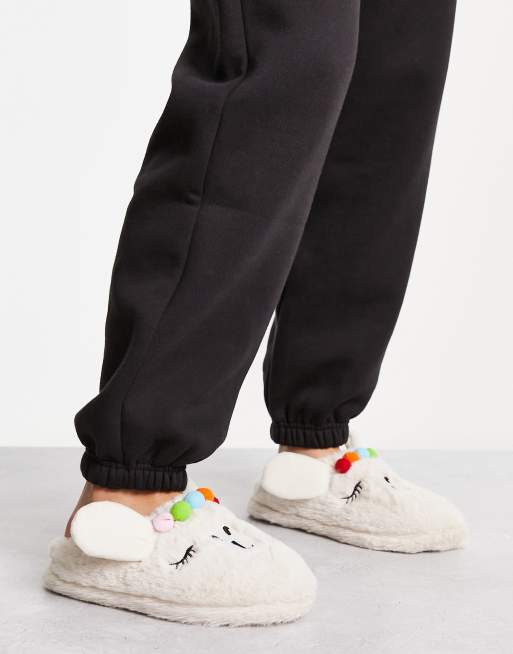 New Look novelty llama slippers in off white