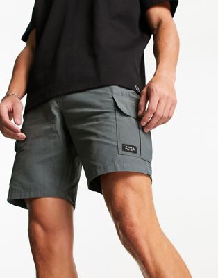 New Look Nylon Cargo Shorts In Green