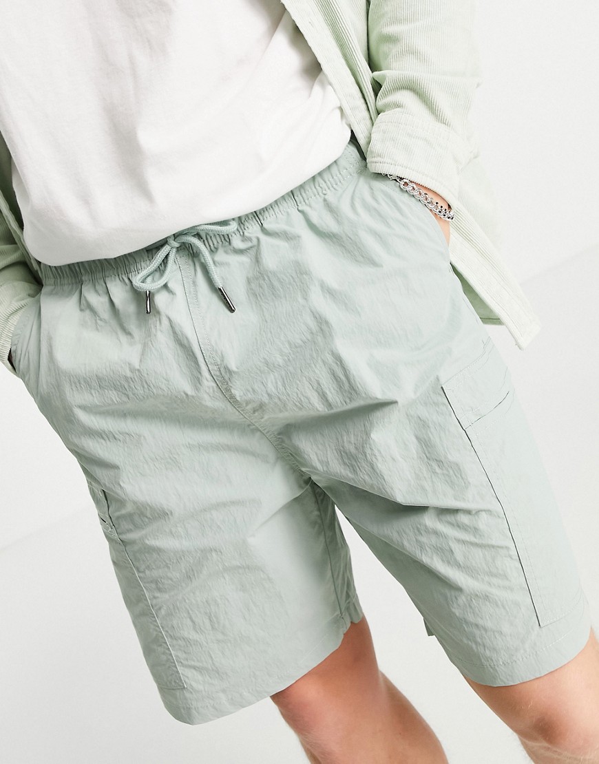New Look nylon cargo shorts in khaki - part of a set-Green