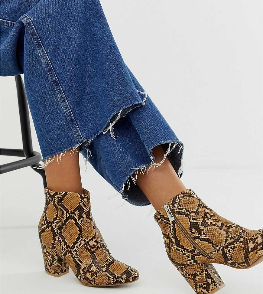 New Look – Ormskinnsmönstrade boots med blockklack-Brun