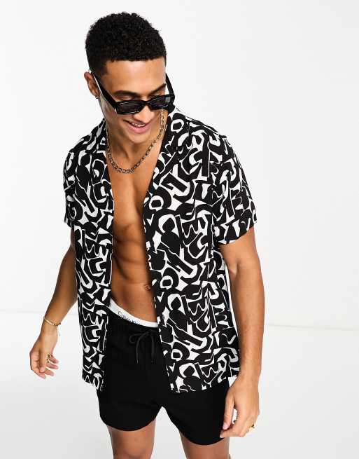 New Look - Overhemd met abstracte print en reverskraag in zwart