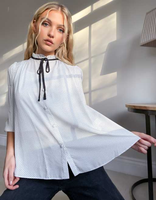 New Look - Overhemd met contrasterende strik aan de hals in wit