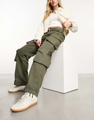 New Look - Oversize-Cargohose in Khaki-Grün