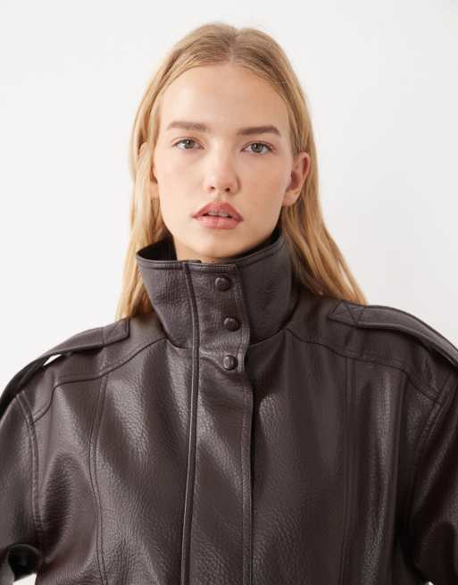 New Look Oversize-Kunstlederjacke mit Trichterkragen in Dunkelbraun, 3 von 4