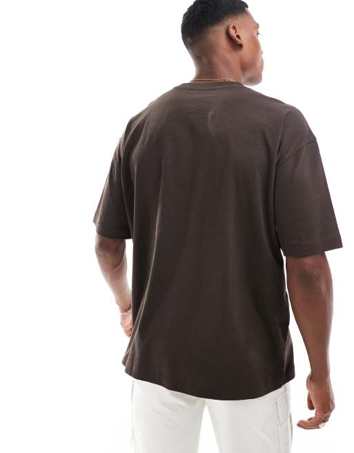 New look oversized pocket t-shirt in dark brown, 3 of 4