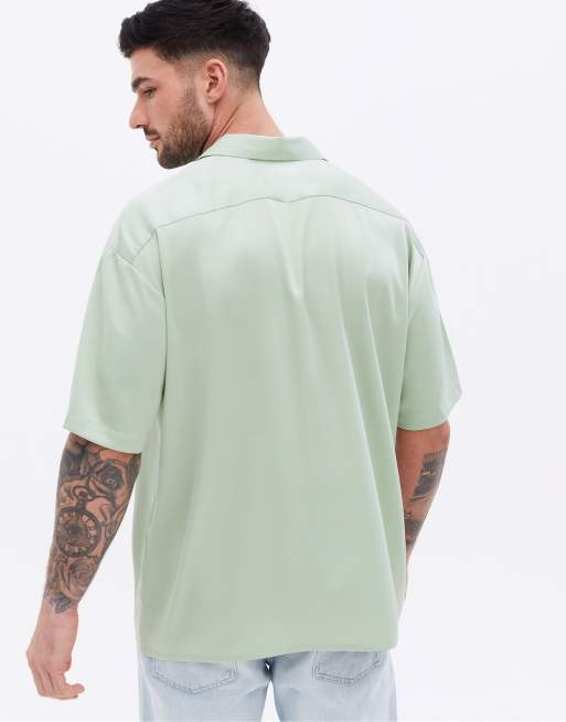 New Look - Oversized satinskjorte i lys kaki med korte ærmer, 4 af 4
