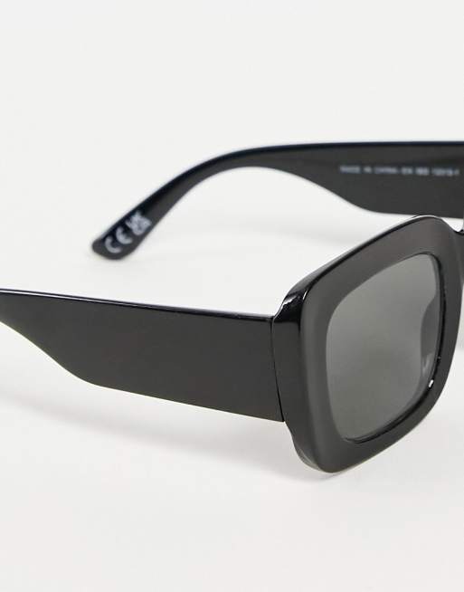 New Look oversized square sunglasses in black, 4 of 4