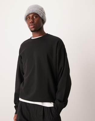 New Look oversized sweatshirt in black