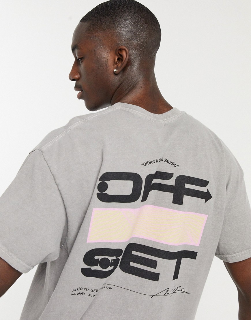 New Look oversized t-shirt with off set back print in gray-Grey