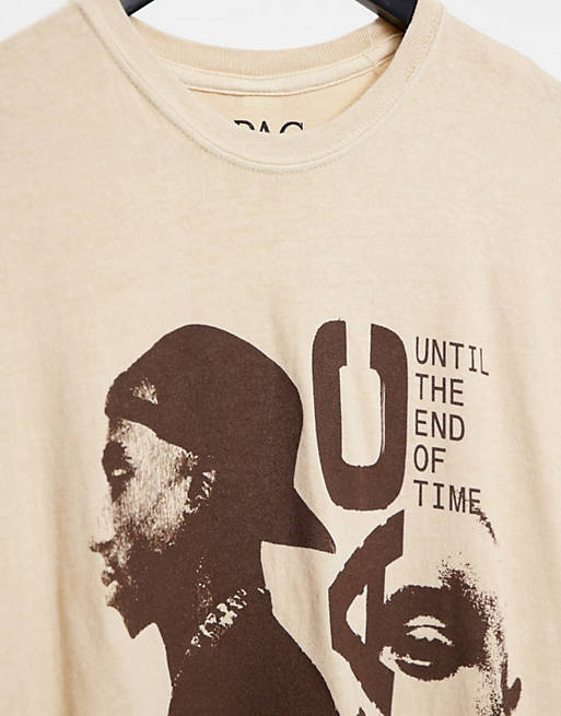 Men New Look oversized t-shirt with Tupac print in cream 