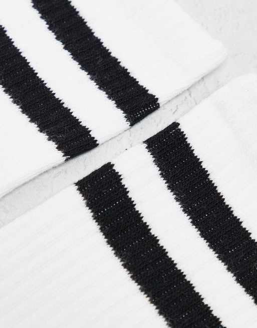 New Look - Pakke med 3 par hvide sportssokker med striber i bomuld , 3 af 3
