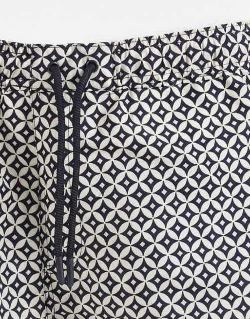 New Look - Pantaloncini da bagno blu con stampa bandana, 9 di 9