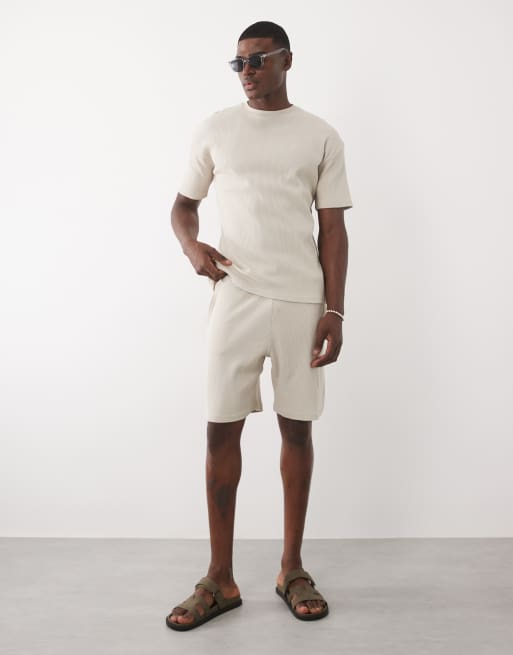 New Look - Coordinato con pantaloncini e t-shirt in tessuto a nido d'ape color pietra, 3 di 3