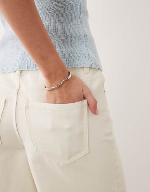 New Look - Pantalones cortos vaqueros blanco hueso de corte alargado, 4 de 5