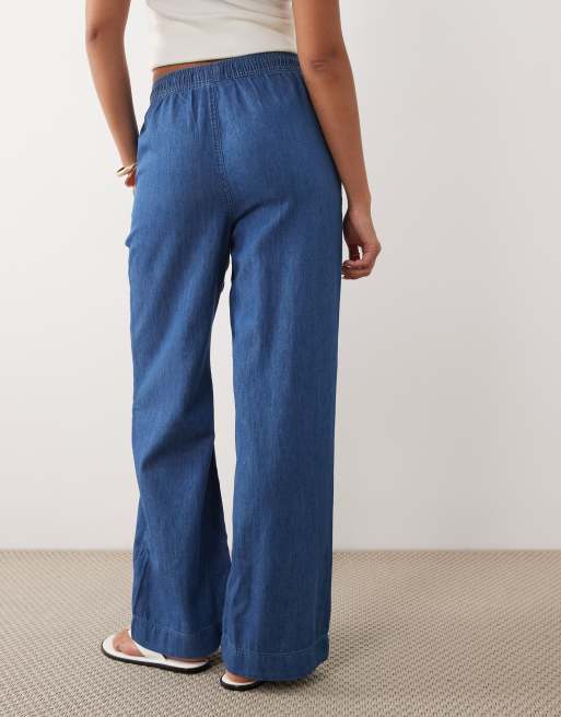 New Look - Pantaloni a fondo ampio in denim chambray blu medio, 4 di 5