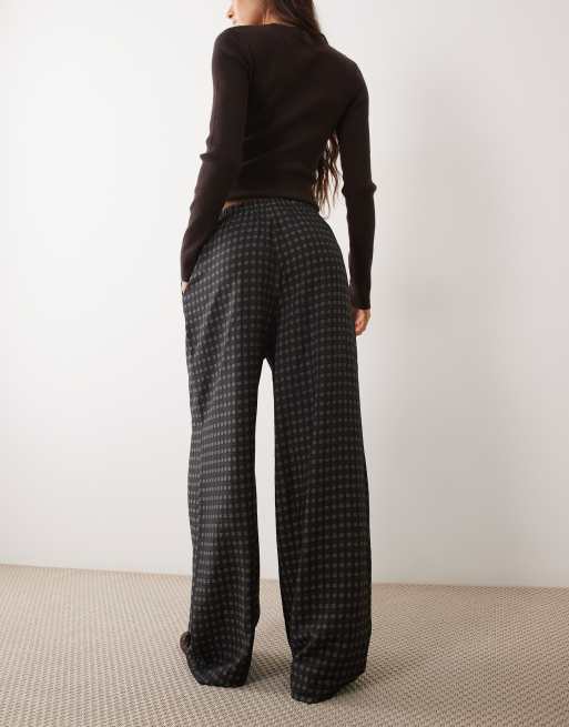 New Look pantaloni a gamba larga a quadri neri e marroni, 4 di 5