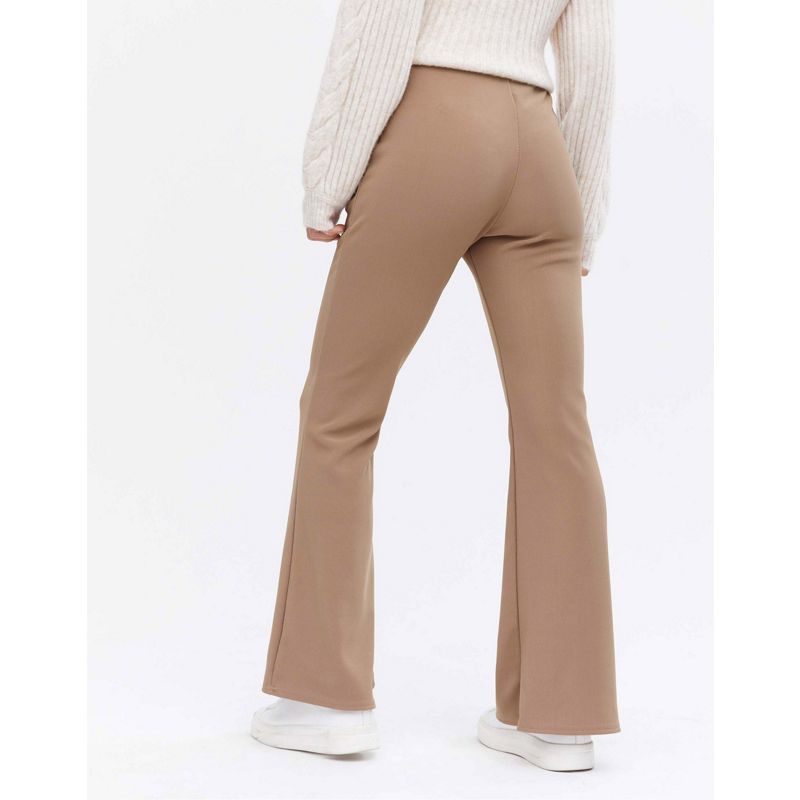 Pantaloni e leggings Pantaloni a zampa New Look - Pantaloni a zampa a coste color visone