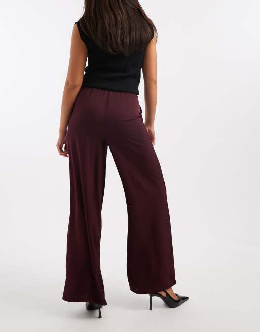 New Look - Pantaloni con fondo ampio in raso bordeaux, 4 di 5