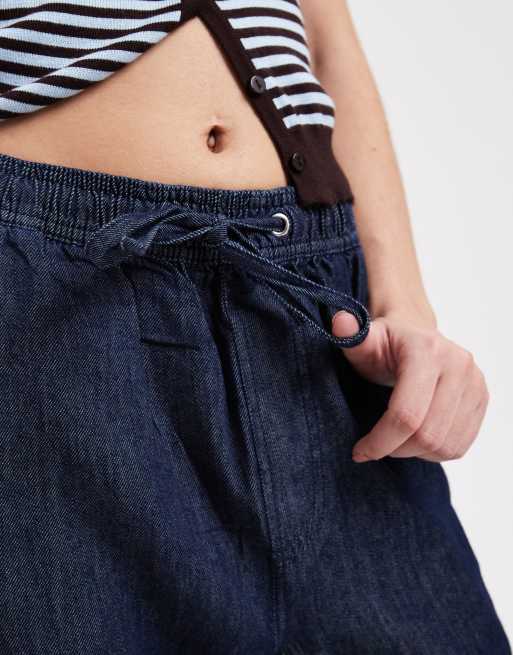 New Look - Pantaloni in denim chambray a fondo ampio blu navy, 2 di 5