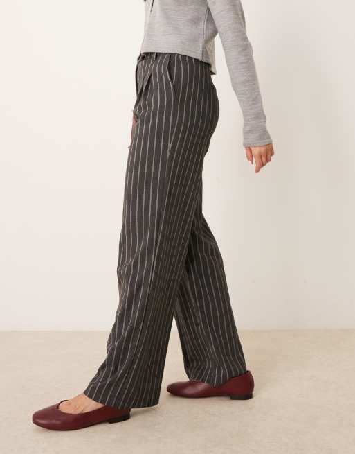 New Look - Pantaloni sartoriali grigi a fondo ampio, 2 di 5