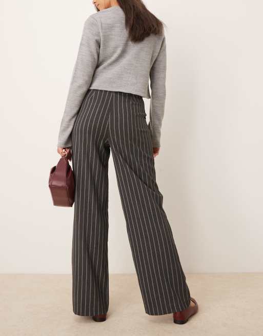 New Look - Pantaloni sartoriali grigi a fondo ampio, 3 di 5