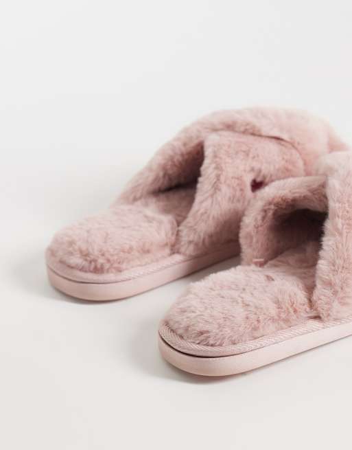 New Look pantofole incrociate in pelliccia sintetica con cuori rosa, 3 di 5