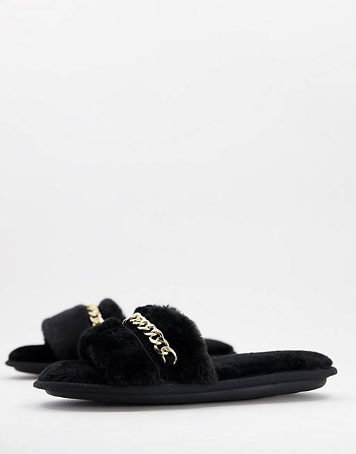 Pantuflas negras estilo sandalias sin cierres con detalle de cadena de tejido mullido de New Look
