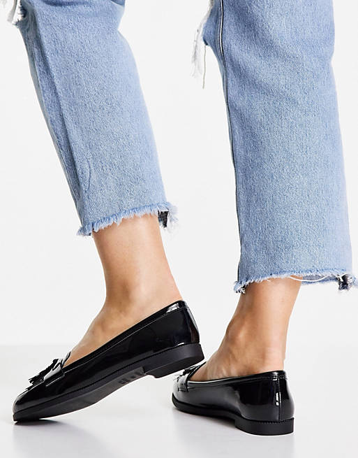  Flat Shoes/New Look patent tassle loafer in black 