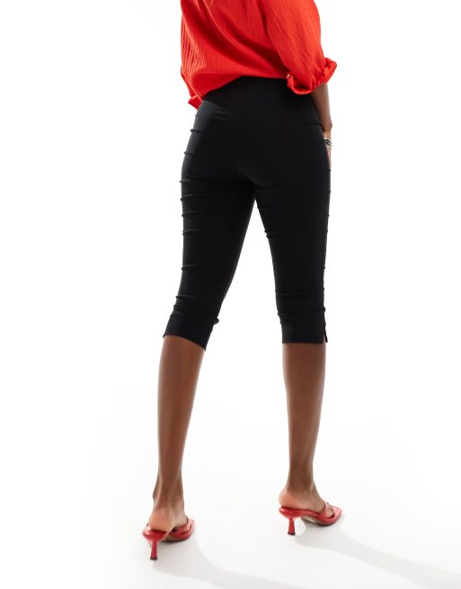 New Look pedal pusher trousers in black ASOS