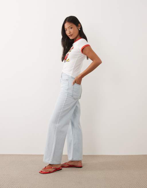 New Look Petite Adalae wide leg jeans in light blue, 2 of 5