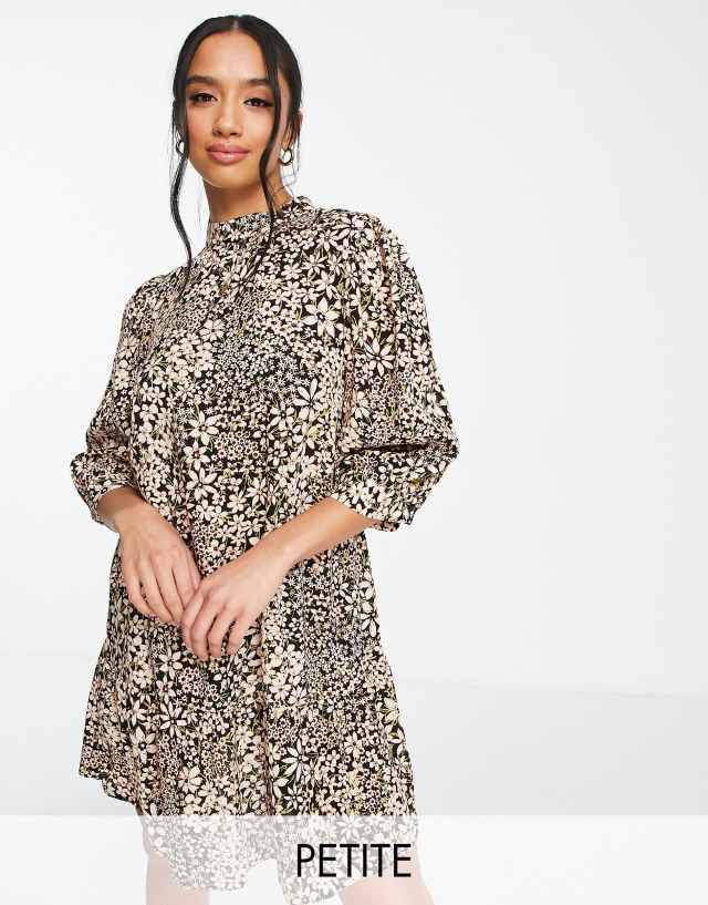 New Look Petite balloon sleeve mini dress in off-white pattern