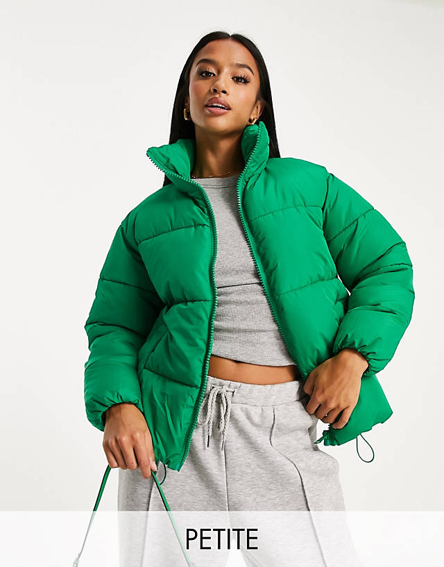 New Look Petite - boxy puffer in green
