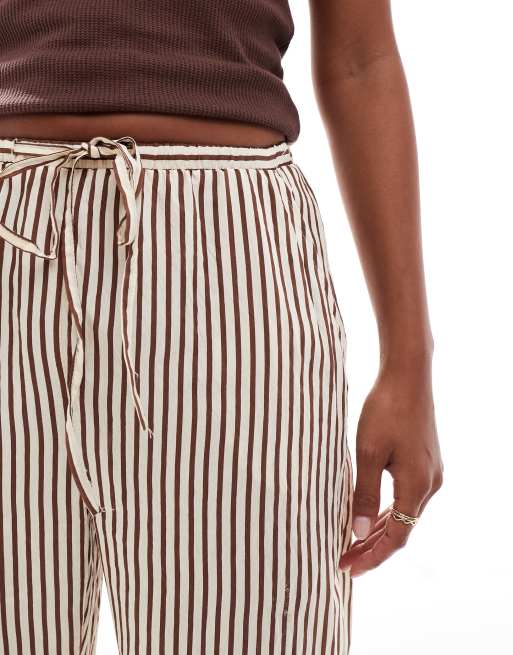 New Look Petite – Brązowe spodnie z szerokimi nogawkami w paski, 5 z 5