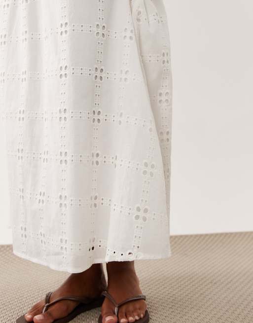 New Look Petite broderie anglaise maxi skirt in white, 4 of 5