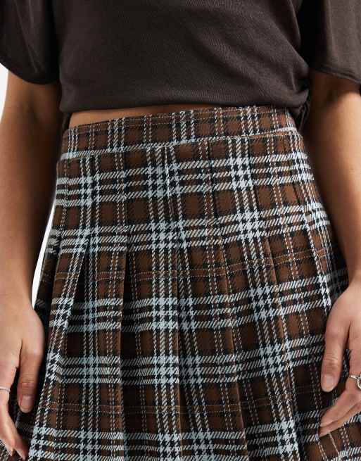 New Look Petite check pleated mini skirt in brown, 5 of 5