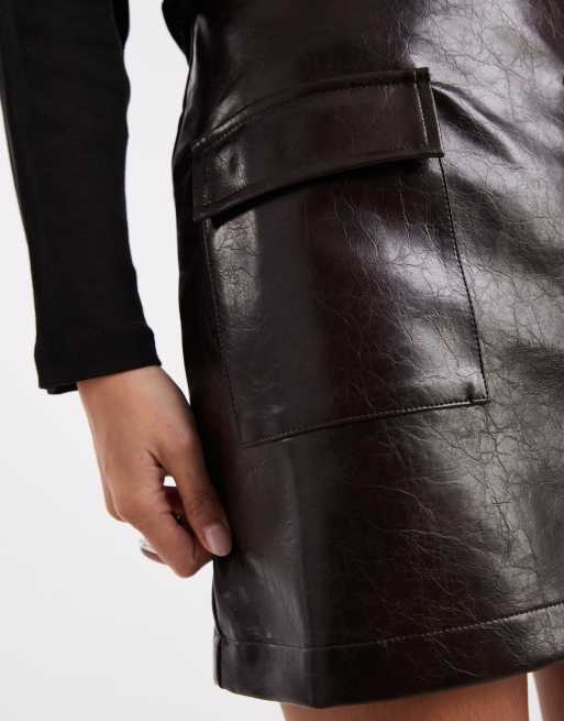 New Look Petite cracked faux leather mini skirt in brown, 5 of 5