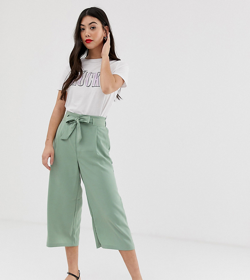 New Look Petite - Cropped broek met gestrikte taille in groen