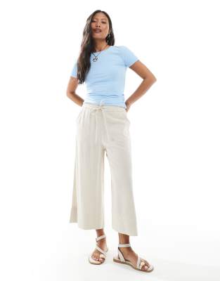 New Look Petite New Look Petite cropped linen trousers in stone-Neutral