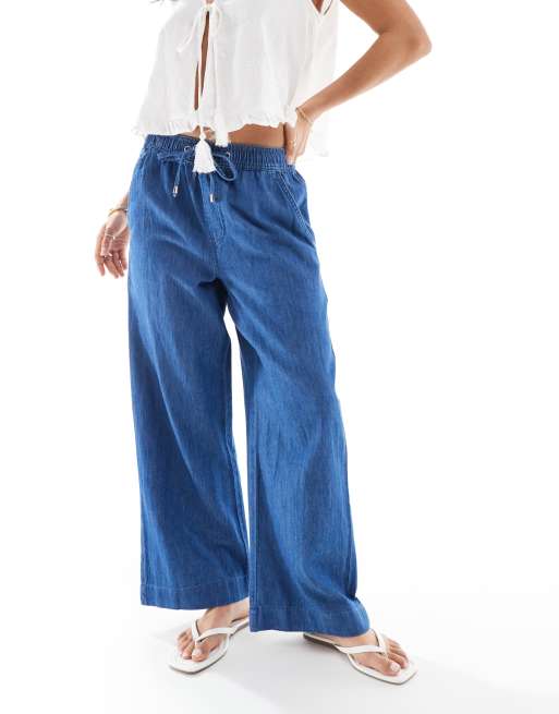 New Look Petite denim pull on wide leg trousers in mid blue, 2 of 5