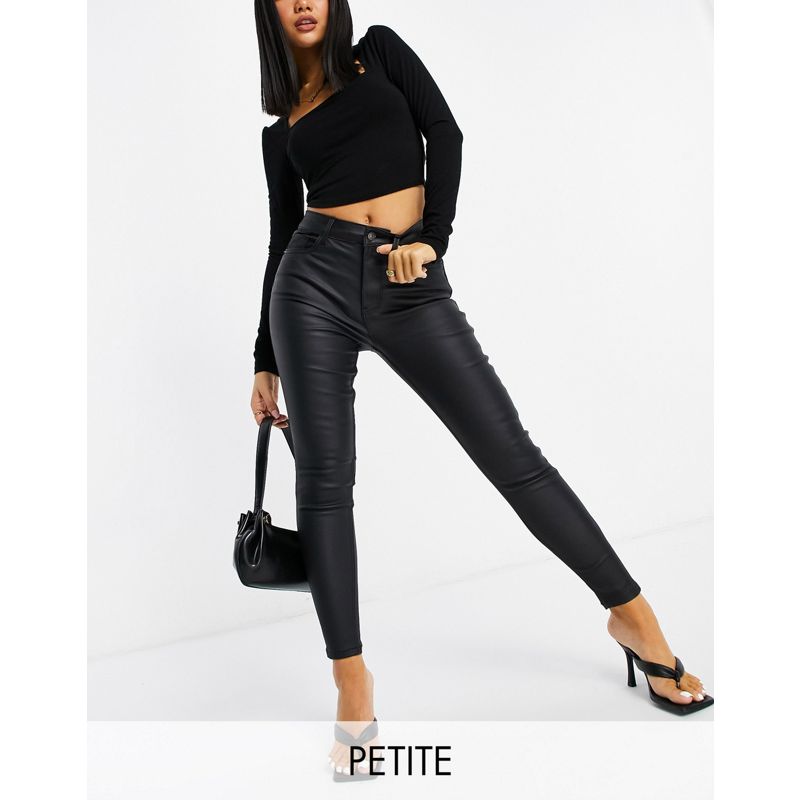 New Look Petite – Enge, figurformende Jeans aus beschichtetem Kunstleder in Schwarz