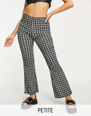 New Look Petite New Look Petite flare trousers in check print-Black