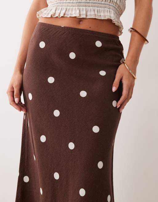New Look Petite - Gonna midi in misto lino marrone a pois, 3 di 5
