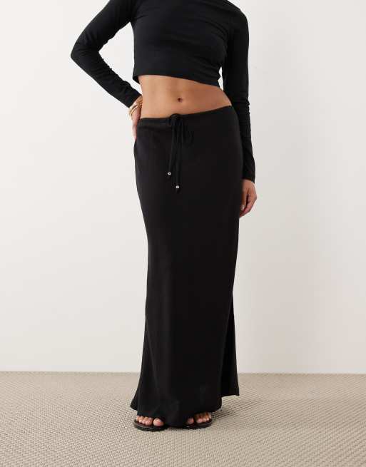 New Look Petite - Gonna midi taglio sbieco in misto lino nera