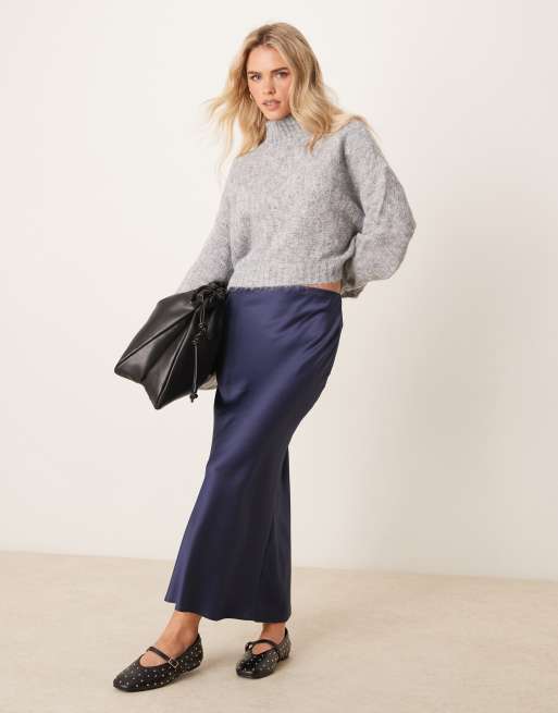 New Look Petite - Gonna midi taglio sbieco in raso color blu navy